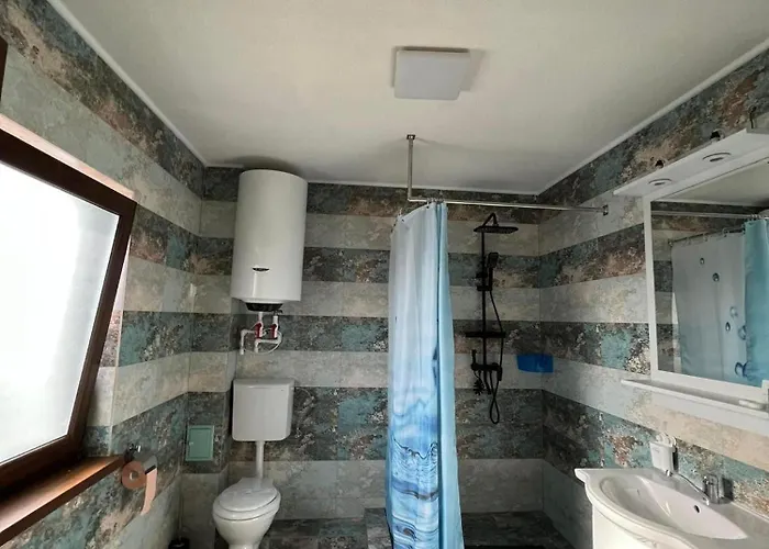 Casa Lebada ゲストハウス ジュリロヴカ