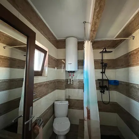 Casa Lebada בית הארחה 3*