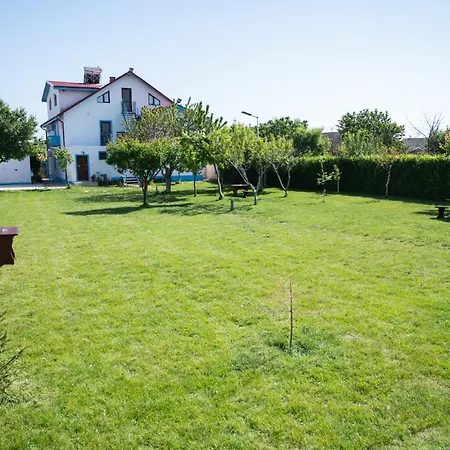 בית הארחה Casa Lebada 3*